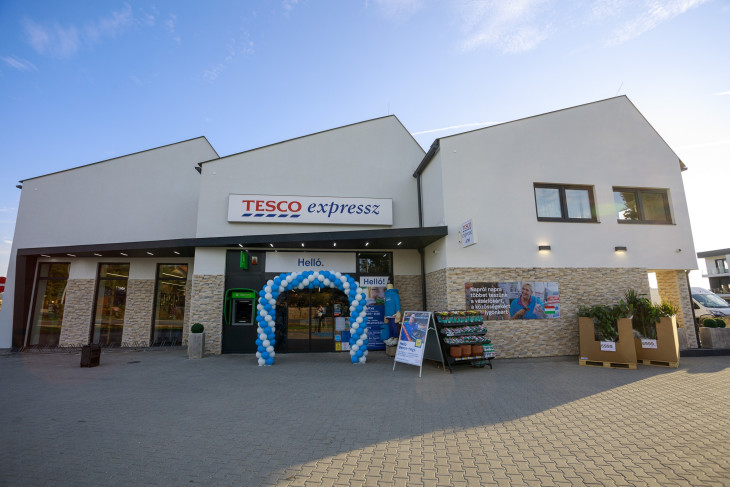 Szeptember 12-én a velencei Bence-hegyen nyílt meg a legújabb Tesco üzlet.