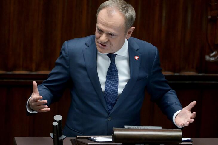Donald Tusk támogatást kért hazájának a migráció elleni küzdelemben