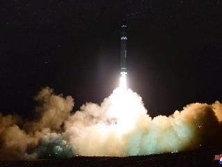 Minden jel arra mutat, hogy Kim Dzsongun már megint rakétákat teszteltet