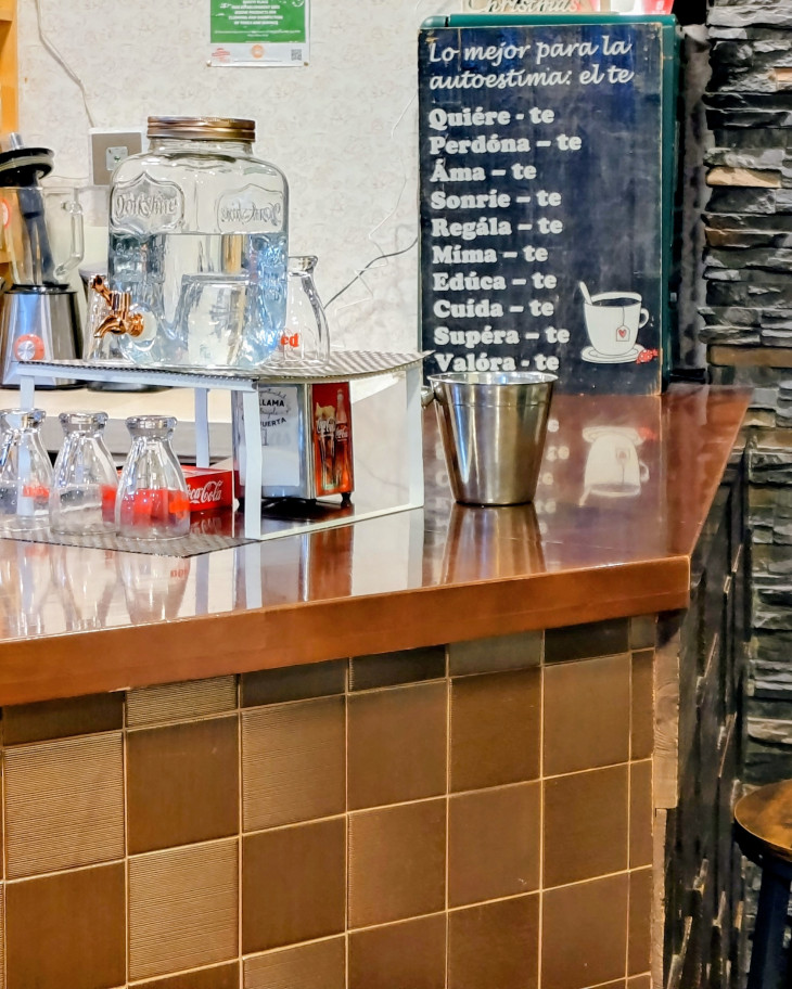 Szeresd, képezd és becsüld magad &ndash; életvezetési tanácsok egy bilbaói kávézóban 