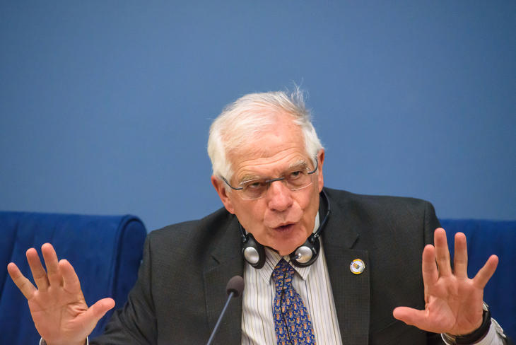 Josep Borrell közölte, nem lesz kötelező sorkatinai szolgálat