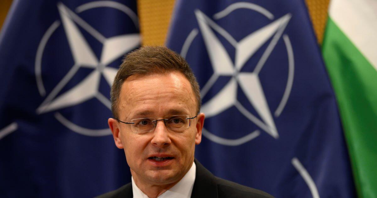 Szijjártó Péter már reggel felszólította a NATO főtitkárát