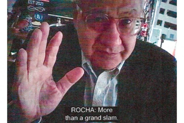 Képkocka az FBI által rejtett kamerával készült felvételből, amelyen Rocha éppen eredményeivel dicsekszik. Fotó: FBI