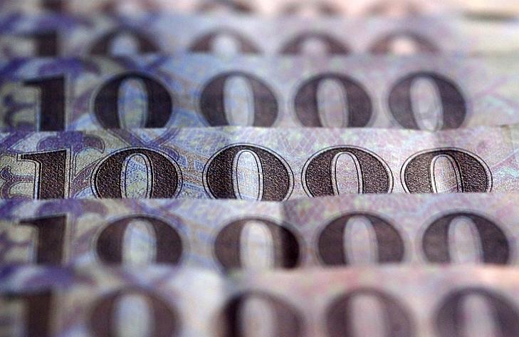 Odaszögezték az eurót 318-hoz, limittel zuhan a Plotinus