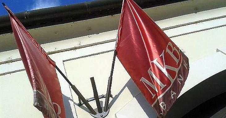 Valóban két éven belül egyesíteni lehet három nagybankot? - A hét videója