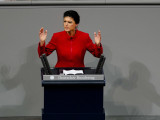Sahra Wagenknecht, az ellenzéki német Sahra Wagenknecht Szövetség (BSW) párt társelnöke a migrációról rendezett vitán a német parlament berlini üléstermében 2025. január 29-én. Az ellenzéki Kereszténydemokrata Unió, a CDU törvényjavaslatot nyújt be arról, hogy fokozzák a biztonsági intézkedéseket és zárják le a szárazföldi határokat az illegális bevándorlók előtt