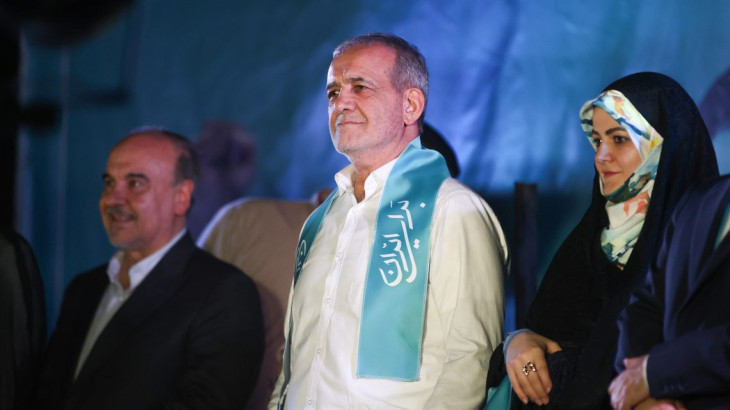 Masúd Pezeskian, Irán új reformpárti elnöke nyitott