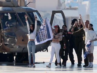 „Hitler idején sem csináltak ilyen dolgokat” – megszólalt egy kiszabadult izraeli túsz