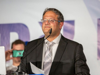 Kitiltottak Franciaországból egy izraeli minisztert egy botrányos videó miatt