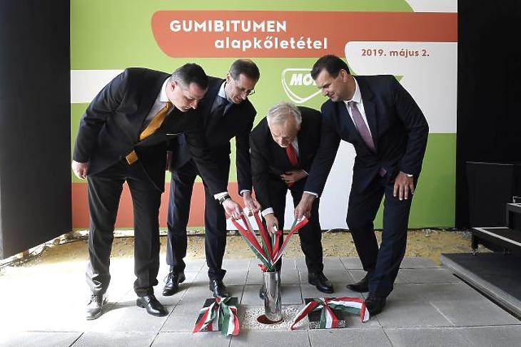 Gumibitumen-üzemet épít a Mol 