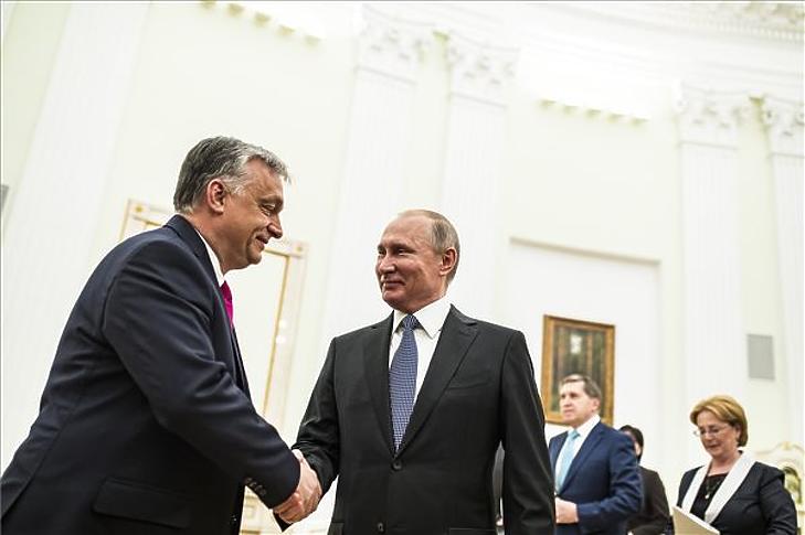 Vlagyimir Putyin fogadja Orbán Viktort a moszkvai Kremlben 2018. szeptember 18-án. (MTI / Koszticsák Szilárd)