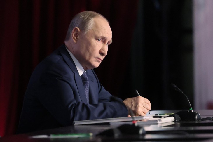 Vlagyimir Putyin a belügyminisztérium vezetőségének kibővített ülésén Moszkvában 2025. március 5-én