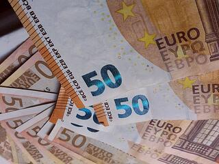 Araszolgat a 400 felé az euró, drága-e most az Nvidia?