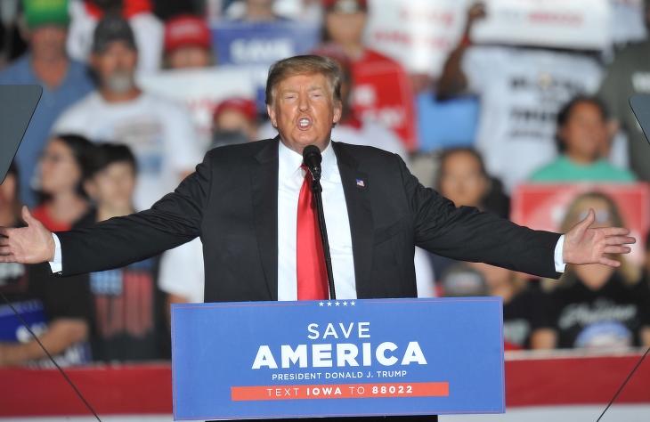 Donald Trump elárulta, hogy újra indul az elnökségért