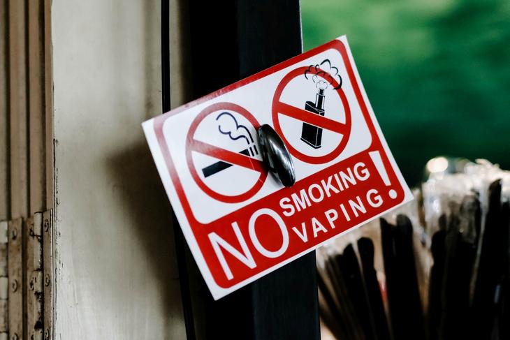 Egy 130 milliós országban teljesen betiltották az e-cigarettát