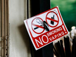 Egy 130 milliós országban teljesen betiltották az e-cigarettát