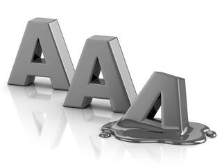 Megtorolhatják a hitelminősítők a választás előtti osztogatást