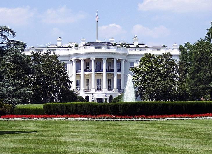 Biden mindent vihet, zuhannak a technológiai részvények