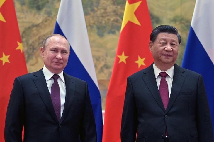 Vlagyimir Putyin orosz elnök és Hszi Csin-ping kínai elnök találkozója Pekingben 2022. február 4-én, a téli olimpia megnyitójának napján. Fotó: EPA/ALEXEI DRUZHININ / KREMLIN / SPUTNIK