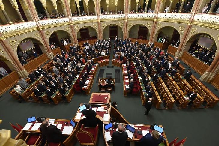 Most már tényleg jön a kormány gazdaságvédelmi akcióterve