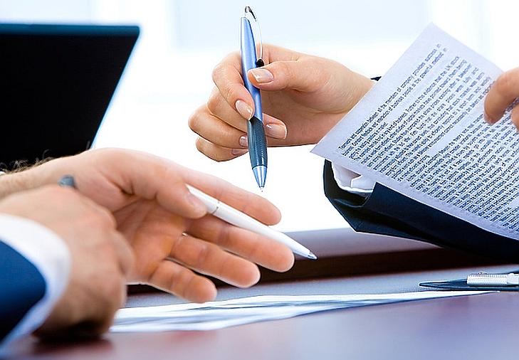 Rohannak a milliókért a magyarok a bankokhoz - mire kell a pénz?