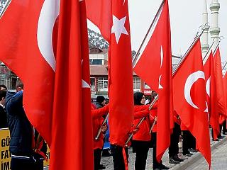 Kiakadtak a törökök – bekérettek egy ügyvivőt