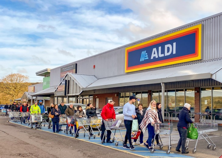 Customers come across Aldi Prices Photo: Depositphotos