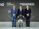 Sárhegyi István a 4iG Űr és Védelmi Technológiák Zrt. vezérigazgatója, Nagy Márton nemzetgazdasági miniszter és Jászai Gellért a 4iG elnöke