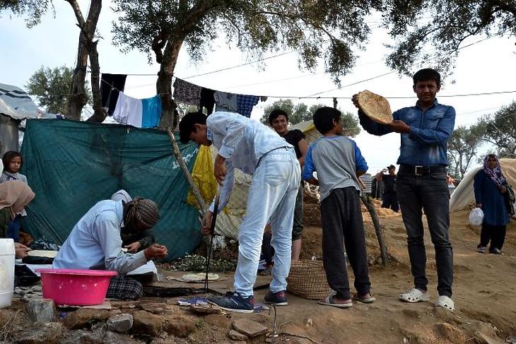 Úgy döntöttek, szeptemberig tart a válsághelyzet Magyarországon