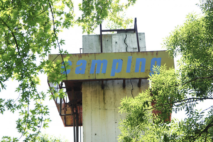 Ez a felújítandó kemping is Mészáros Lőrincé