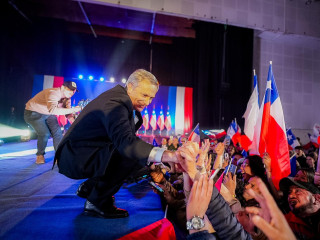 José Antonio Kast az erős kéz politikájával kampányol