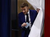 A franciáknak elege van, Macronnak mennie kell