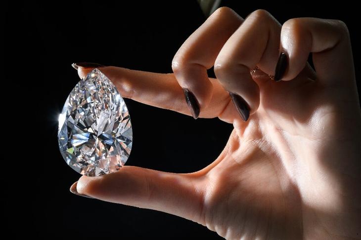 Áron alul kelt a világ legnagyobb fehér gyémántja