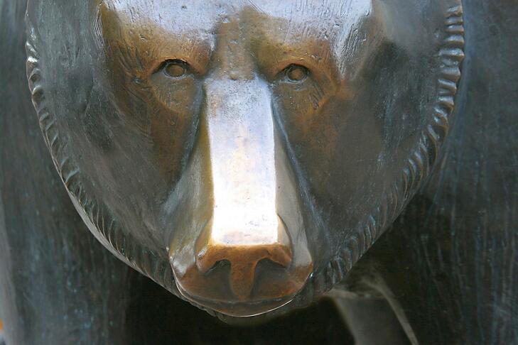 A külföldiek eldobálják japán részvényeiket, a BUX is esik, a forint még épp tartja magát