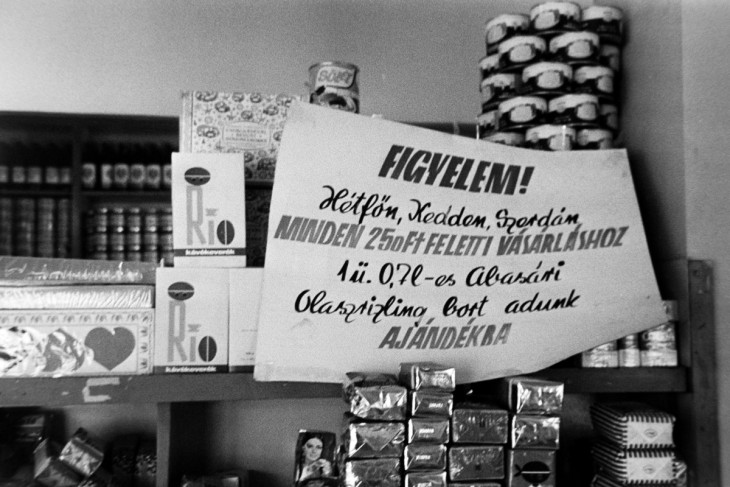Amikor nem volt kötelező az akció, akkor is volt - 1972-ben így próbálták elősegíteni a nagyobb összegű költést egy élelmiszerboltban.