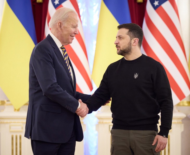 Joe Biden és Volodimir Zelenszkij Kijevben 2023. február 20-án. Fotó: EPA/UKRAINIAN PRESIDENTIAL PRESS SERVICE 