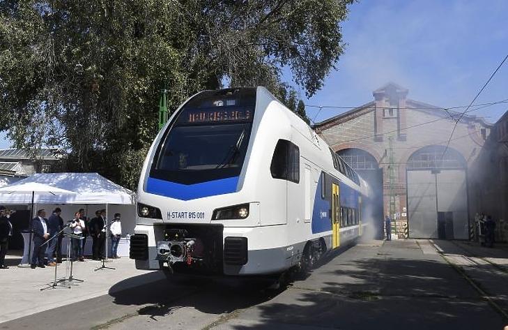 Újabb emeletes vonatokat vet be a MÁV az elővárosi szakaszokon