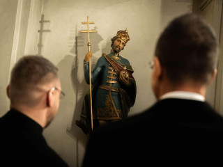 Szent István szobra a prágai Szent Henrik templomban
