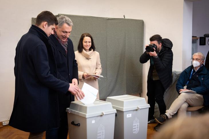 Lázár János délelőtt szavazott. Fotó: Lázár János Facebook-oldala