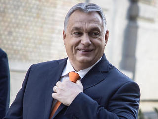 Július elsejéig nem drágul a benzin és a csirkefarhát – Orbán Viktor bejelentése   