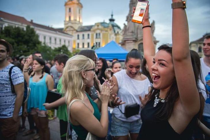 Több tízezer fiatal dönt most a jövőjéről: a héten lejár egy fontos határidő 