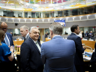 Orbán Viktor miniszterelnök az Európai Unió tagállamainak állam- és kormányfőit tömörítő Európai Tanács kétnapos csúcstalálkozóján Brüsszelben 2025. június 26-án. 