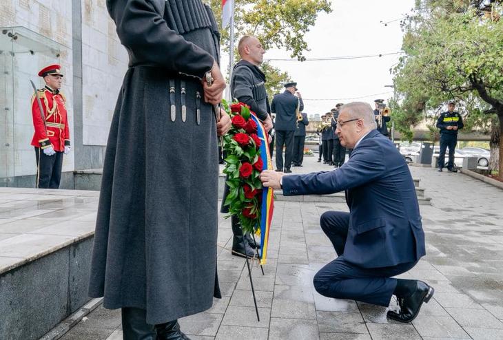 Sürgette a béketárgyalásokat a miniszter, most lelép a színről