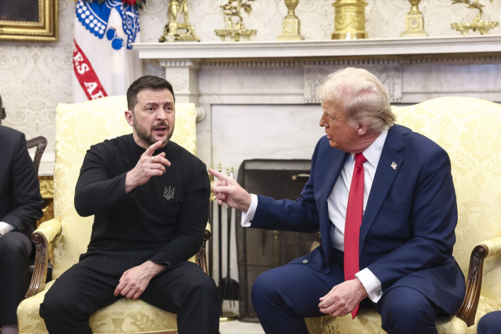 Donald Trump és Volodimir Zelenszkij szócsata közben a Fehér Ház Ovális Irodájában 20025. február 28-án