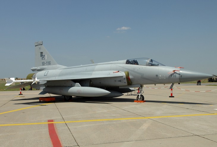 A kínai JF-17-es vadászgépek a pakisztáni légierőnél már szolgálnak.