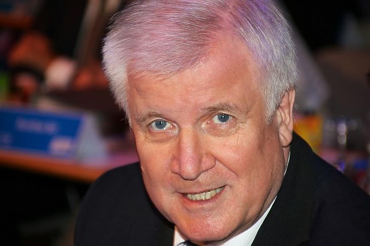 Aggódnak a németek: elözönlik Európát a menekültek