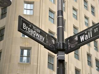 Vegyesen kezdtek az amerikai tőzsdék, megint emelkedik az olajár