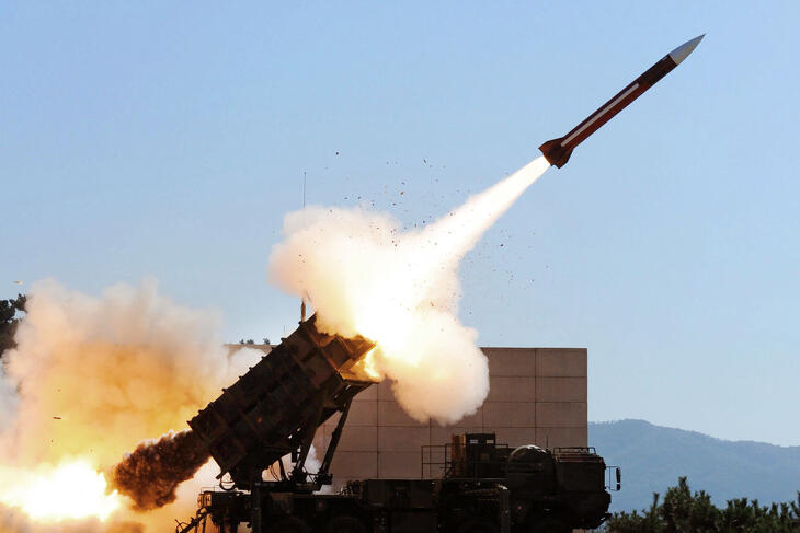 Patriot üteg működés közben - nincs túlterhetetlen légvédelmi rendszer. Fotó: Wikimedia