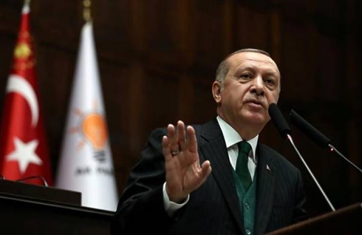 Diktátorhoz méltóan ünnepli az újraválasztását Erdogan