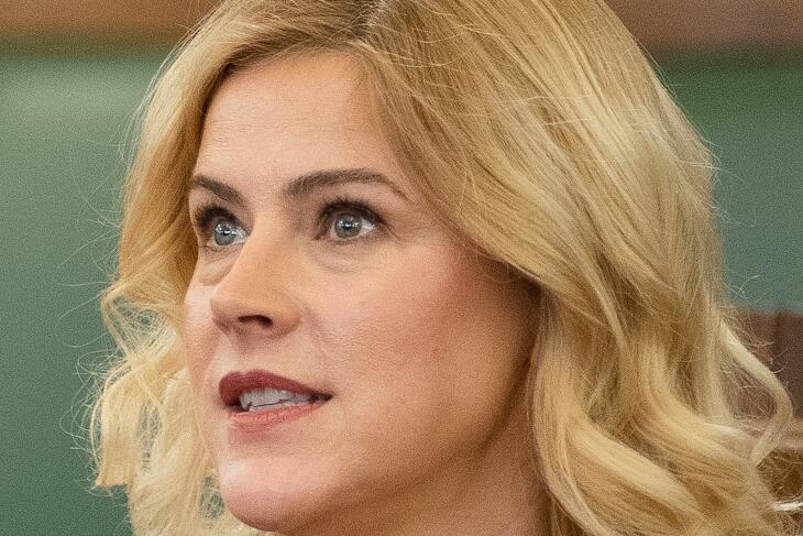  Evika Silina lett miniszterelnök nem adja fel